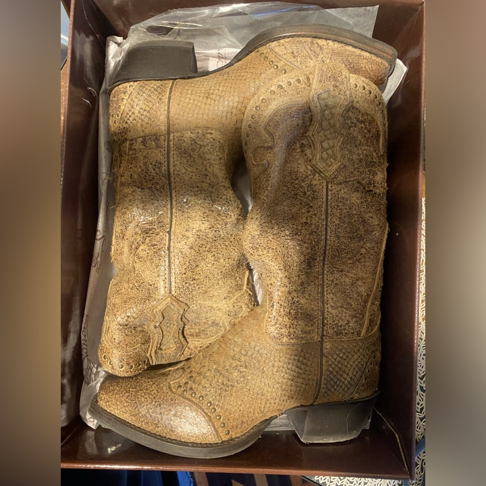 Womens Sonora all leather cowboy boots size 10B, worn once, like new!